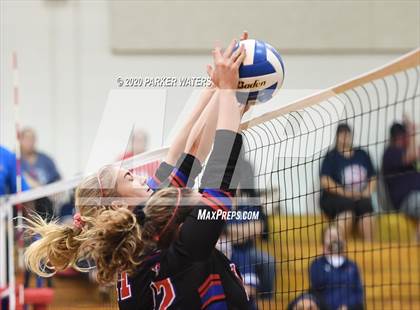 Thumbnail 2 in Riverside Academy @ Metairie Park Country Day (LHSAA Playoffs) photogallery.