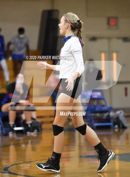Thumbnail 3 in Riverside Academy @ Metairie Park Country Day (LHSAA Playoffs) photogallery.