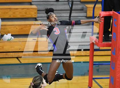 Thumbnail 1 in Riverside Academy @ Metairie Park Country Day (LHSAA Playoffs) photogallery.