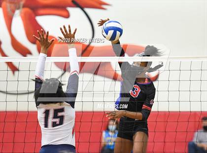 Thumbnail 3 in Riverside Academy @ Metairie Park Country Day (LHSAA Playoffs) photogallery.