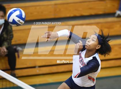 Thumbnail 2 in Riverside Academy @ Metairie Park Country Day (LHSAA Playoffs) photogallery.