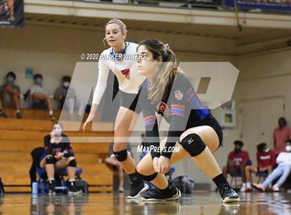 Thumbnail 3 in Riverside Academy @ Metairie Park Country Day (LHSAA Playoffs) photogallery.
