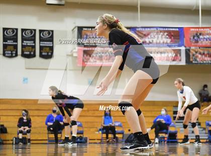 Thumbnail 2 in Riverside Academy @ Metairie Park Country Day (LHSAA Playoffs) photogallery.