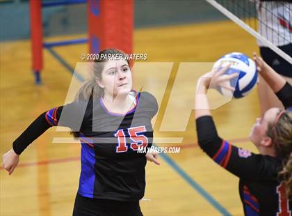 Thumbnail 2 in Riverside Academy @ Metairie Park Country Day (LHSAA Playoffs) photogallery.