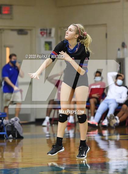 Thumbnail 2 in Riverside Academy @ Metairie Park Country Day (LHSAA Playoffs) photogallery.