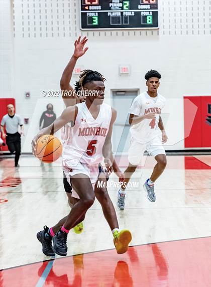 Thumbnail 2 in Monroe vs. Morehead photogallery.