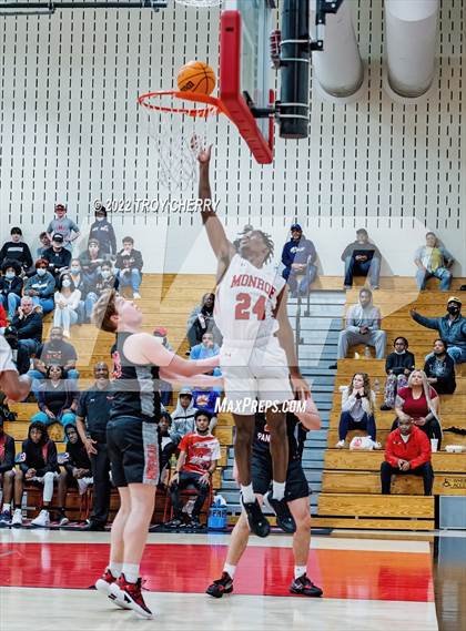 Thumbnail 1 in Monroe vs. Morehead photogallery.