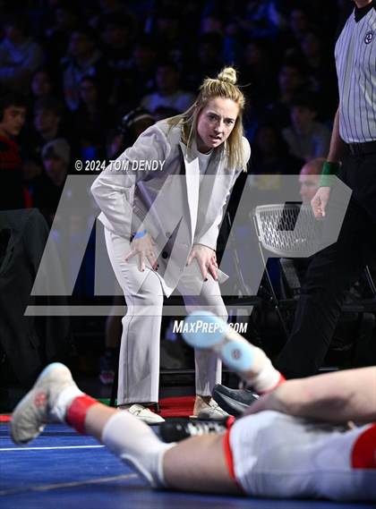 Thumbnail 2 in UIL 5A Championship Finals 100-114lb photogallery.