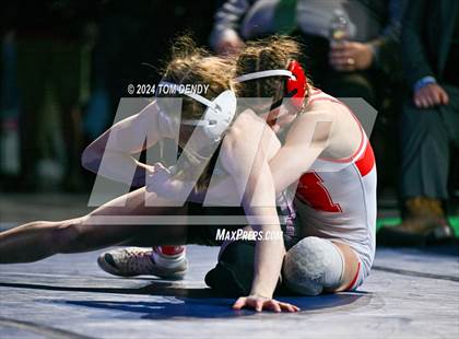 Thumbnail 3 in UIL 5A Championship Finals 100-114lb photogallery.