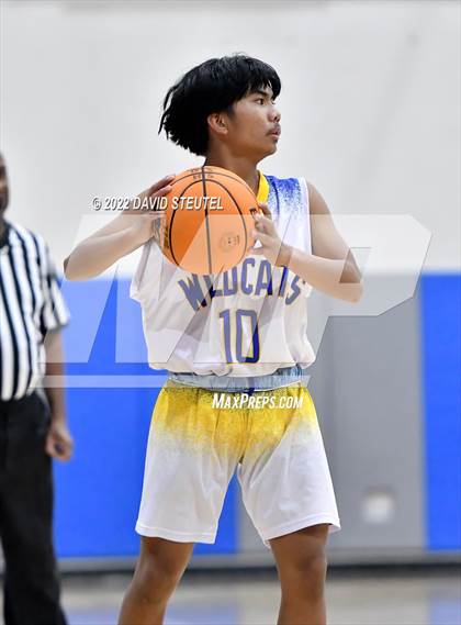 Thumbnail 3 in Roseville vs. Wood (Les Curry Invitational) photogallery.