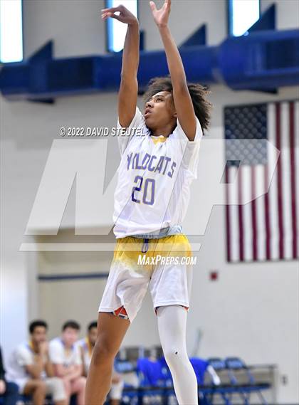 Thumbnail 2 in Roseville vs. Wood (Les Curry Invitational) photogallery.