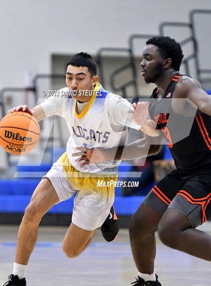Thumbnail 3 in Roseville vs. Wood (Les Curry Invitational) photogallery.
