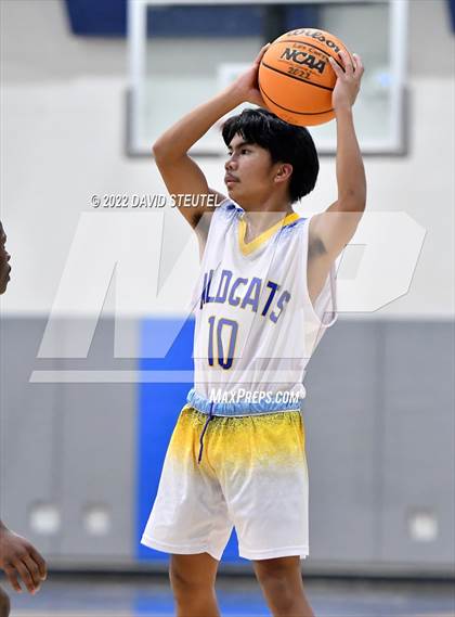 Thumbnail 3 in Roseville vs. Wood (Les Curry Invitational) photogallery.