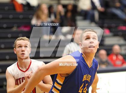 Thumbnail 2 in Annville-Cleona vs. Middletown photogallery.