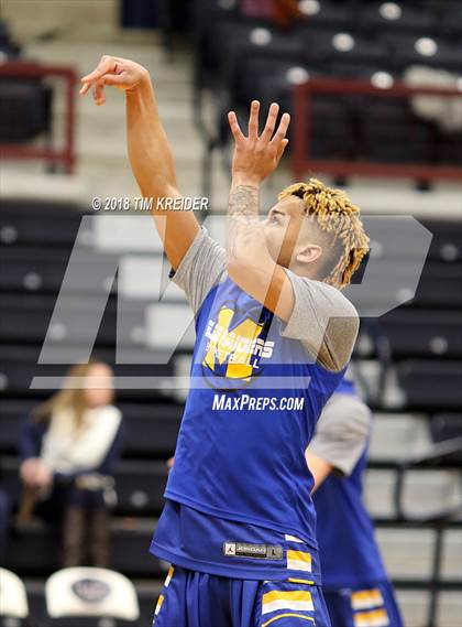 Thumbnail 2 in Annville-Cleona vs. Middletown photogallery.