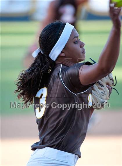 Thumbnail 2 in El Camino vs Torrey Pines (CIF SDS D1 Final) photogallery.