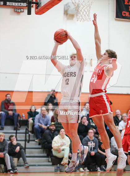 Thumbnail 3 in Cony @ Gardiner photogallery.