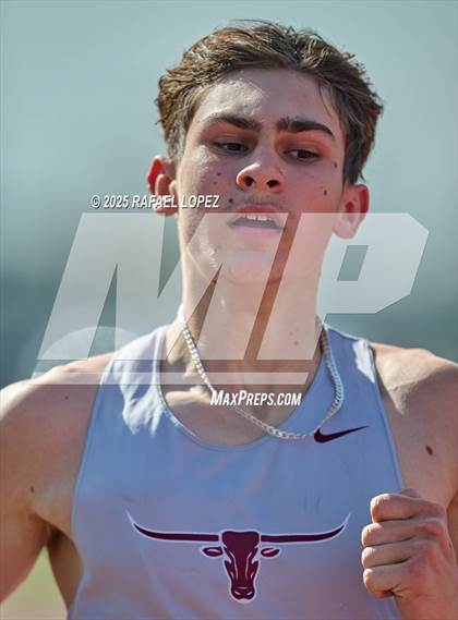 Thumbnail 2 in Panther Relays (100M) photogallery.