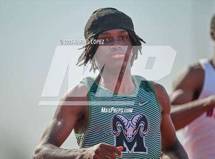 Thumbnail 2 in Panther Relays (100M) photogallery.