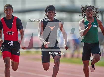 Thumbnail 3 in Panther Relays (100M) photogallery.