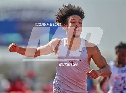 Thumbnail 3 in Panther Relays (100M) photogallery.