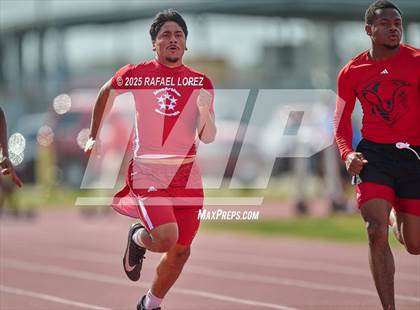 Thumbnail 2 in Panther Relays (100M) photogallery.