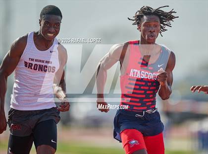 Thumbnail 2 in Panther Relays (100M) photogallery.