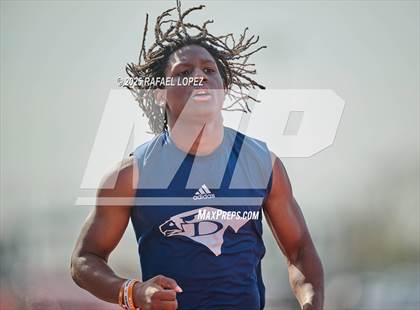 Thumbnail 2 in Panther Relays (100M) photogallery.
