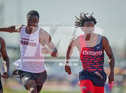 Thumbnail 3 in Panther Relays (100M) photogallery.