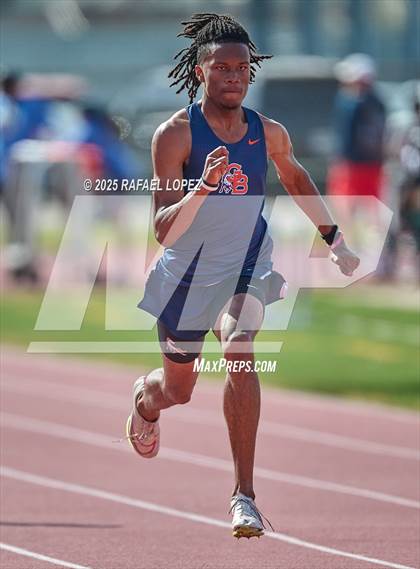Thumbnail 3 in Panther Relays (100M) photogallery.