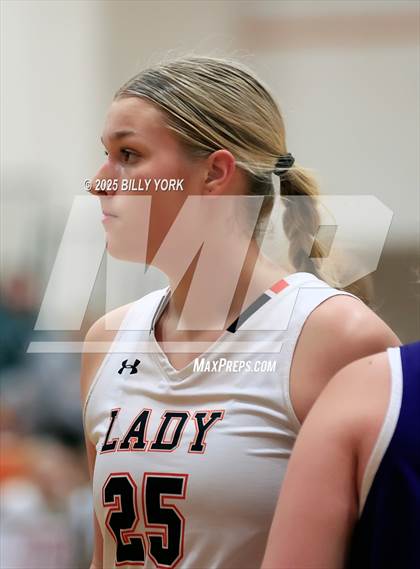 Thumbnail 1 in Grand Saline vs Edgewood photogallery.