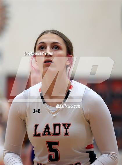 Thumbnail 3 in Grand Saline vs Edgewood photogallery.