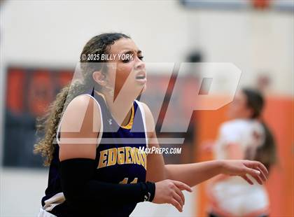 Thumbnail 3 in Grand Saline vs Edgewood photogallery.