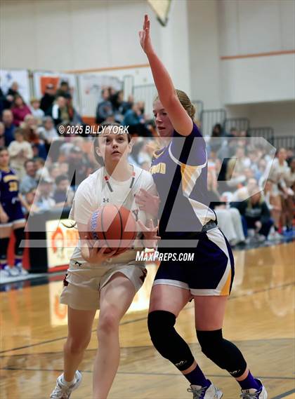 Thumbnail 1 in Grand Saline vs Edgewood photogallery.