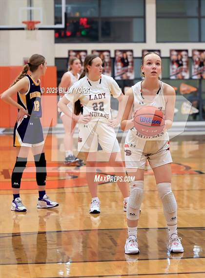 Thumbnail 2 in Grand Saline vs Edgewood photogallery.