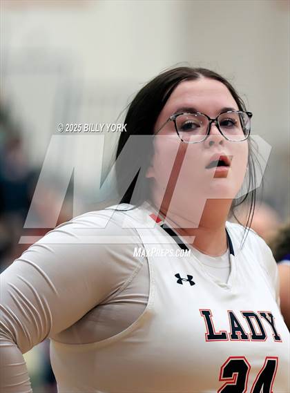 Thumbnail 2 in Grand Saline vs Edgewood photogallery.