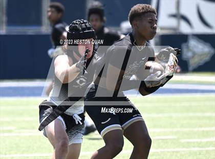 Thumbnail 1 in Mater Dei Catholic vs. Carlsbad (Brave 8 Invitational) photogallery.