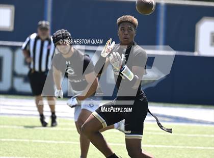 Thumbnail 2 in Mater Dei Catholic vs. Carlsbad (Brave 8 Invitational) photogallery.