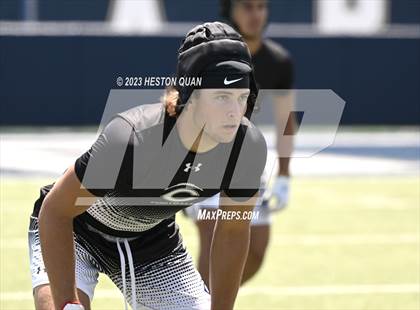 Thumbnail 3 in Mater Dei Catholic vs. Carlsbad (Brave 8 Invitational) photogallery.