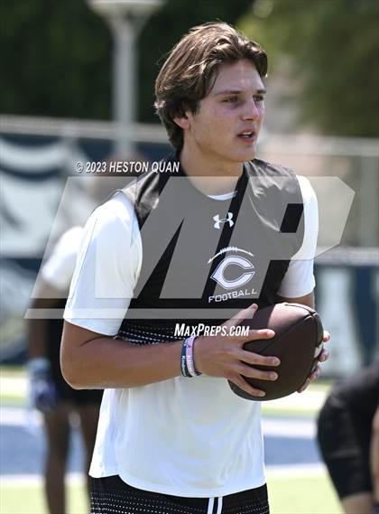Thumbnail 3 in Mater Dei Catholic vs. Carlsbad (Brave 8 Invitational) photogallery.