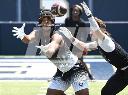 Thumbnail 1 in Mater Dei Catholic vs. Carlsbad (Brave 8 Invitational) photogallery.