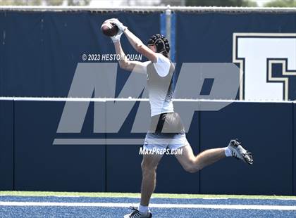 Thumbnail 1 in Mater Dei Catholic vs. Carlsbad (Brave 8 Invitational) photogallery.