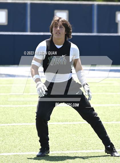 Thumbnail 1 in Mater Dei Catholic vs. Carlsbad (Brave 8 Invitational) photogallery.