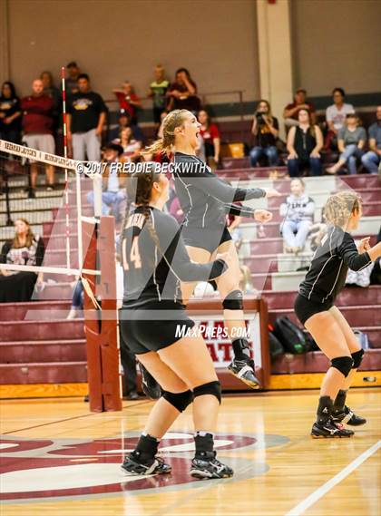 Thumbnail 2 in Tom Bean vs. Collinsville (UIL 2A Area Playoff) photogallery.