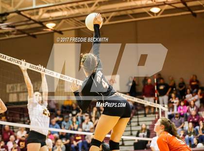 Thumbnail 3 in Tom Bean vs. Collinsville (UIL 2A Area Playoff) photogallery.