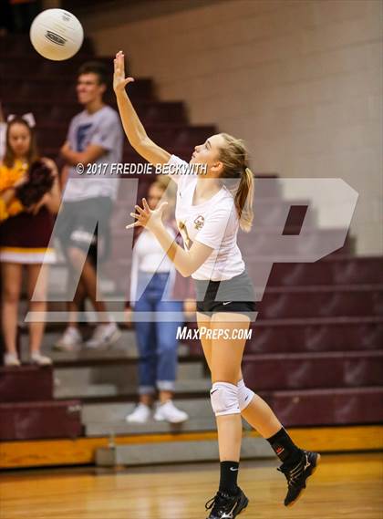 Thumbnail 3 in Tom Bean vs. Collinsville (UIL 2A Area Playoff) photogallery.