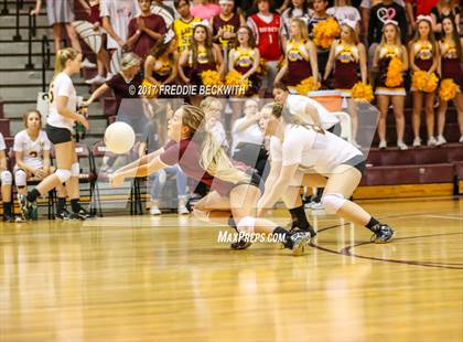 Thumbnail 3 in Tom Bean vs. Collinsville (UIL 2A Area Playoff) photogallery.