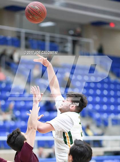 Thumbnail 2 in Holmes vs Marshall photogallery.