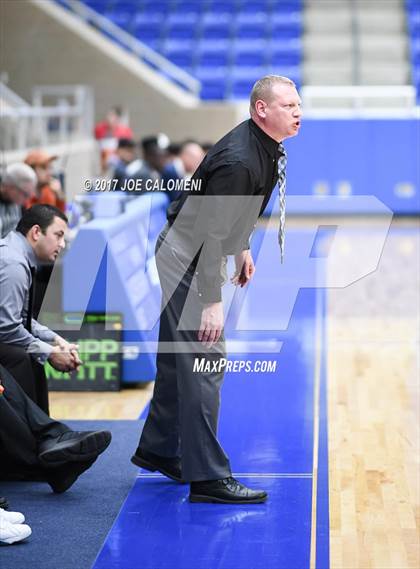 Thumbnail 1 in Holmes vs Marshall photogallery.