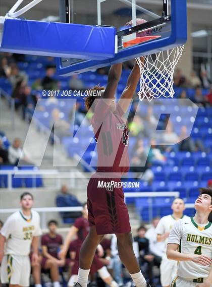 Thumbnail 3 in Holmes vs Marshall photogallery.